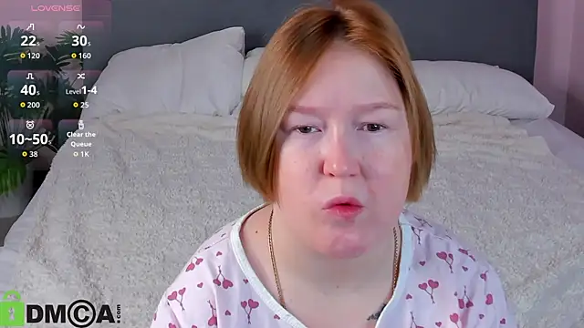 Snapshot of Sara_Robinson chatting on 11-19-25, 03:06 Sara Robinson online show from 11-19-25, 03:06