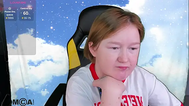 Snapshot of Sara_Robinson chatting on 11-21-25, 04:00 Sara Robinson online show from 11-21-25, 04:00