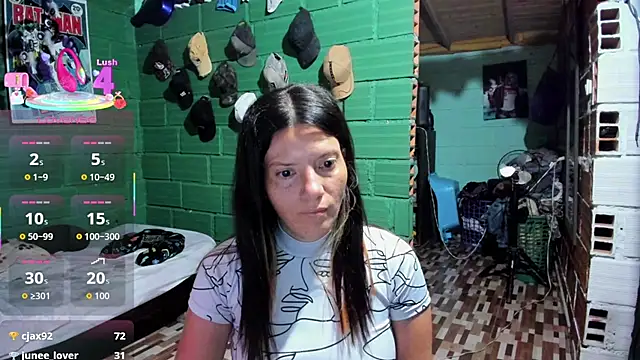 Snapshot of DanaaRey chatting on 05-19-26, 11:22 DanaaRey online show from 05-19-26, 11:22