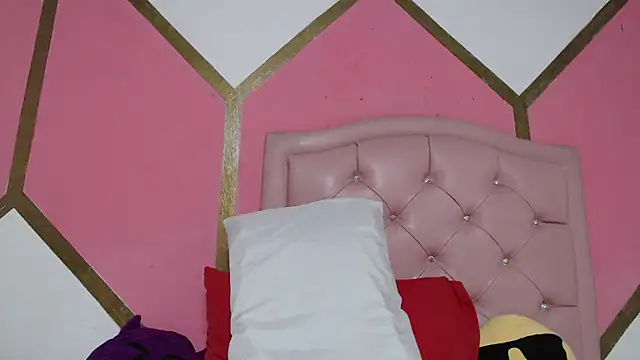 Snapshot of Vicky_Love_ chatting on 01-31-25, 10:42 Vicky Love  online show from 01-31-25, 10:42