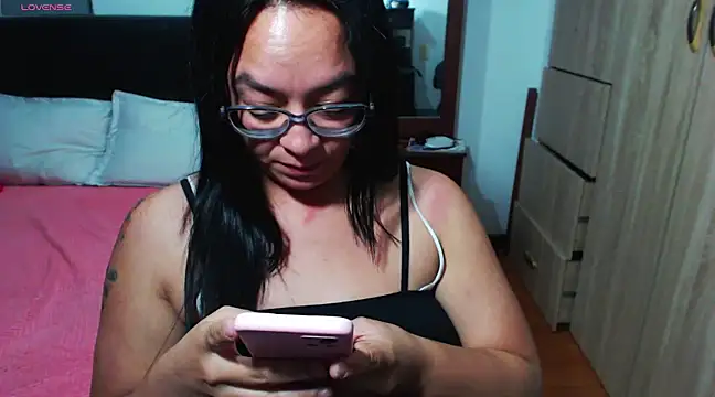 Snapshot of miia-big1boobs_ chatting on 12-19-24, 01:28 miia-big1boobs online show from 12-19-24, 01:28