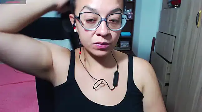 Snapshot of miia-big1boobs_ chatting on 01-03-25, 10:29 miia-big1boobs online show from 01-03-25, 10:29