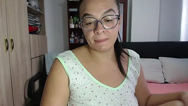 Snapshot of miia-big1boobs_ chatting on 03-17-25, 02:12 miia-big1boobs online show from 03-17-25, 02:12