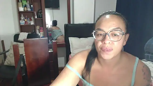Snapshot of miia-big1boobs_ chatting on 03-18-25, 02:25 miia-big1boobs online show from 03-18-25, 02:25