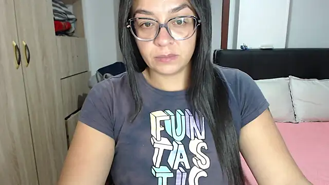 Snapshot of miia-big1boobs_ chatting on 03-19-25, 12:48 miia-big1boobs online show from 03-19-25, 12:48