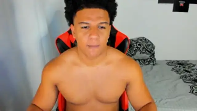 Snapshot of May_Dylan1 chatting on 11-18-25, 05:23 May Dylan1 online show from 11-18-25, 05:23