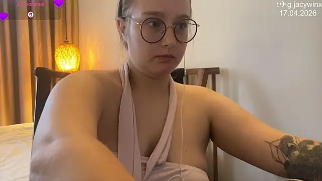 JacyWinslat online show from 04-17-26, 10:51