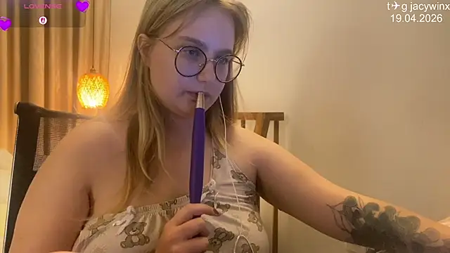 JacyWinslat online show from 04-19-26, 06:10