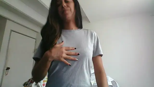 Snapshot of Sahana_Ashiika chatting on 05-17-26, 02:46 Sahana Ashiika online show from 05-17-26, 02:46