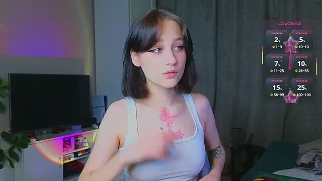 Snapshot of MaryRace chatting on 10-04-25, 12:14 MaryRace online show from 10-04-25, 12:14