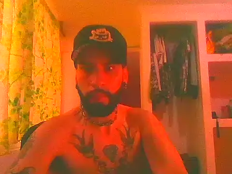 Snapshot of Diilanhott chatting on 02-06-25, 02:26 Diilanhott online show from 02-06-25, 02:26