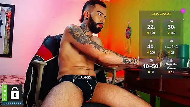 Snapshot of Diilanhott chatting on 02-11-25, 02:35 Diilanhott online show from 02-11-25, 02:35