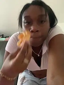 Snapshot of EscorpiLeoncita chatting on 03-09-25, 10:19 EscorpiLeoncita online show from 03-09-25, 10:19