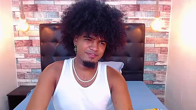 JaicobRuneer online show from 04-12-26, 01:54