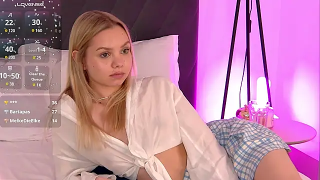 LinaWynn online show from 12-29-24, 07:22