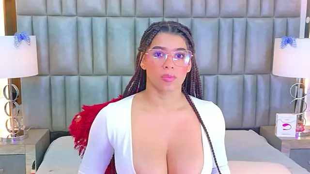 TiaraRosse online show from 02-15-26, 08:02