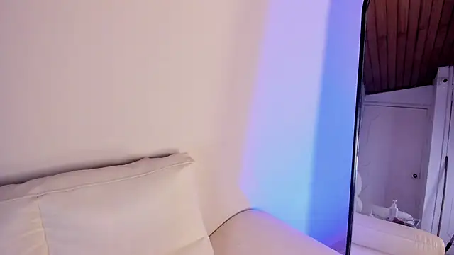 Rebeca Williams  online show from 01-25-25, 03:19