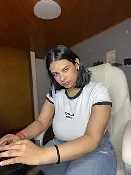 Snapshot of Isabella_boobd chatting on 01-03-25, 01:03 Isabella boobd online show from 01-03-25, 01:03