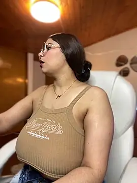 Snapshot of Isabella_boobd chatting on 10-07-25, 08:06 Isabella boobd online show from 10-07-25, 08:06