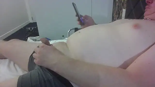 Snapshot of anusavous chatting on 10-15-25, 02:39 anusavous online show from 10-15-25, 02:39