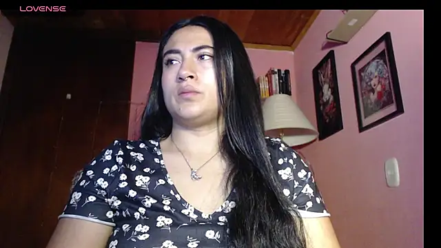 bunnyemilyrose36 online show from 12-10-24, 07:58