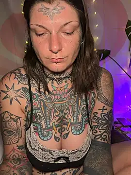 lizzardqueeen online show from 03-16-26, 05:44