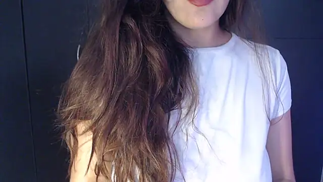 AdharaLujan online show from 04-08-26, 01:22