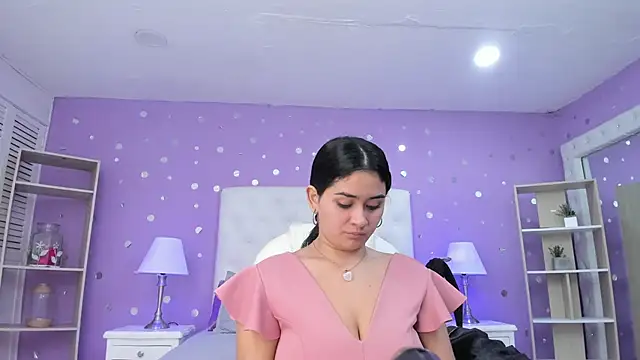 Snapshot of scarlette_15_ chatting on 11-11-25, 03:06 scarlette 15 online show from 11-11-25, 03:06