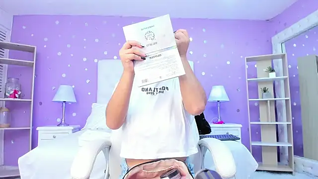 Snapshot of scarlette_15_ chatting on 11-14-25, 03:16 scarlette 15 online show from 11-14-25, 03:16