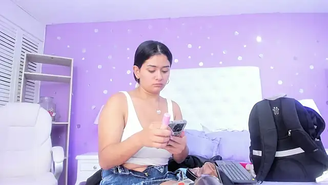 Snapshot of scarlette_15_ chatting on 12-05-25, 03:37 scarlette 15 online show from 12-05-25, 03:37