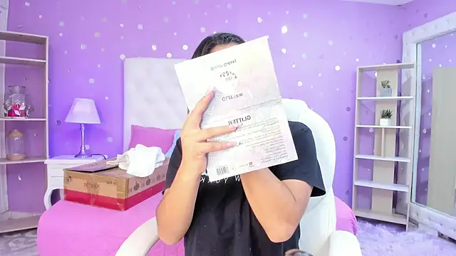 Snapshot of scarlette_15_ chatting on 01-09-26, 03:20 scarlette 15 online show from 01-09-26, 03:20