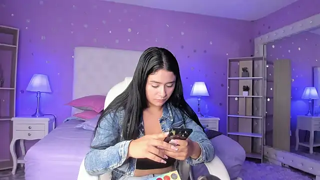 Snapshot of scarlette_15_ chatting on 01-17-26, 03:11 scarlette 15 online show from 01-17-26, 03:11