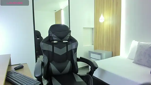 alma fenix online show from 12-01-25, 06:46