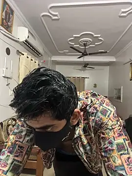 Snapshot of John_desihunk chatting on 12-17-24, 12:43 John desihunk online show from 12-17-24, 12:43