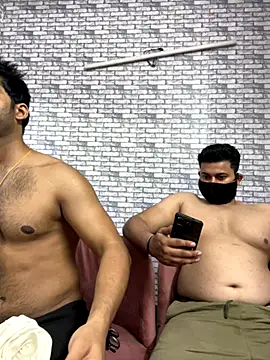 Snapshot of John_desihunk chatting on 10-19-25, 04:40 John desihunk online show from 10-19-25, 04:40