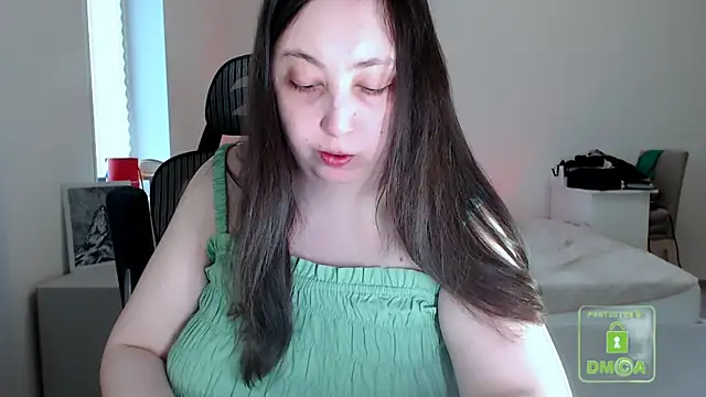 Snapshot of cute_and_hot chatting on 04-25-26, 02:03 cute and hot online show from 04-25-26, 02:03