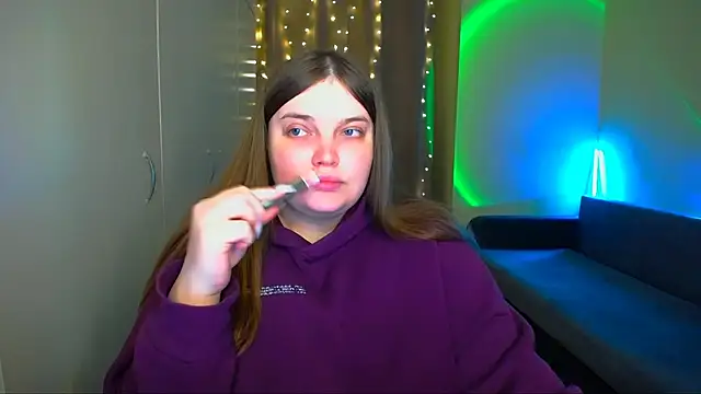 Snapshot of Emaaa_ua chatting on 10-11-25, 05:22 Emaaa ua online show from 10-11-25, 05:22