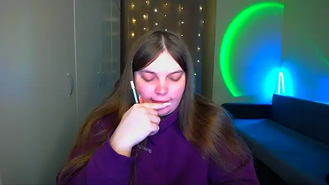 Snapshot of Emaaa_ua chatting on 10-14-25, 05:47 Emaaa ua online show from 10-14-25, 05:47