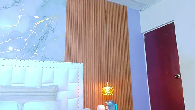 hotlatinateacher online show from 10-25-25, 01:07