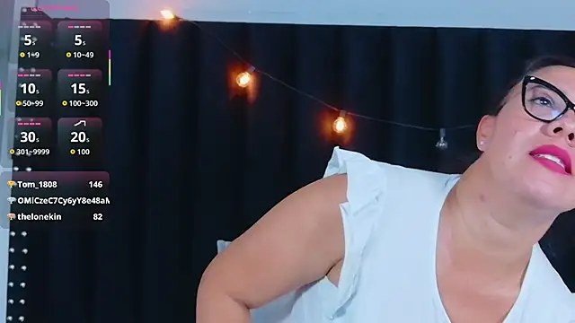 hotlatinateacher online show from 11-18-25, 07:24