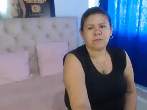 Snapshot of NATHYHOTT chatting on 01-13-25, 01:28 NATHYHOTT online show from 01-13-25, 01:28
