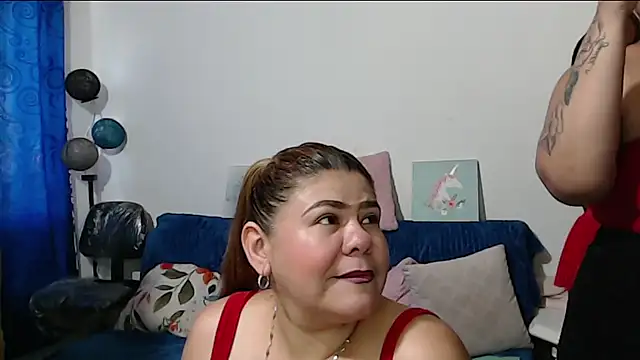 Snapshot of NATHYHOTT chatting on 10-15-25, 11:10 NATHYHOTT online show from 10-15-25, 11:10