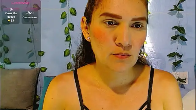 Snapshot of venus_swet_ chatting on 07-10-26, 12:48 venus swet online show from 07-10-26, 12:48
