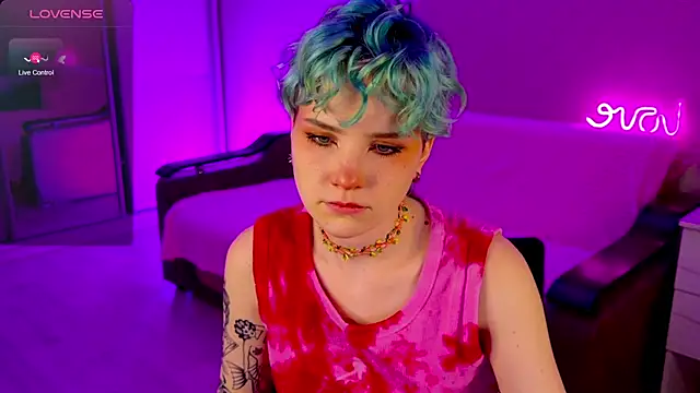 School Love online show from 12-18-24, 01:12