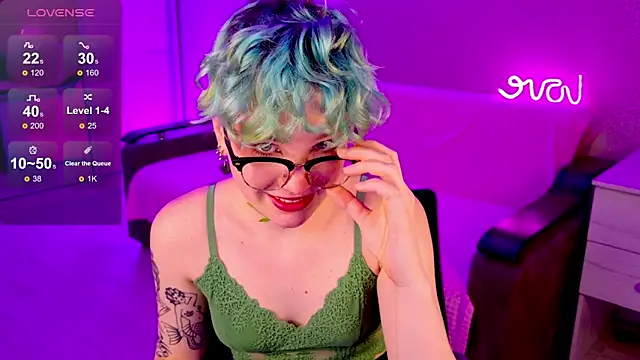 School Love online show from 12-27-24, 04:21