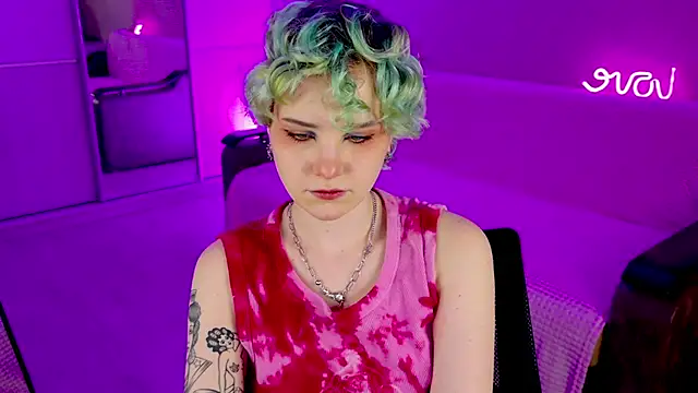 School Love online show from 02-03-25, 01:19