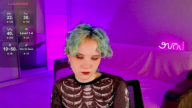 School Love online show from 03-09-25, 01:04