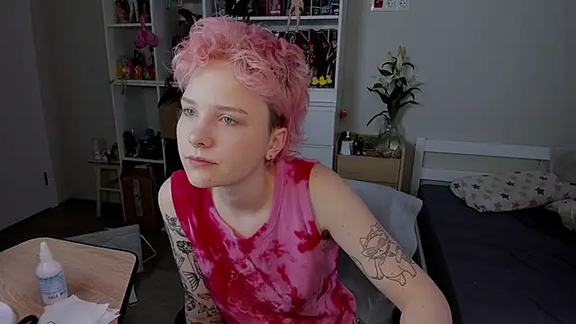 School Love online show from 12-18-25, 07:14