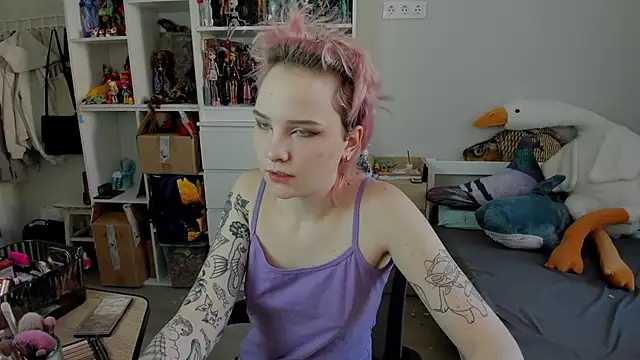 School Love online show from 02-11-26, 07:02