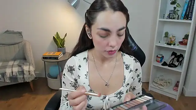  BellaEvans  online show from 10-23-25, 04:45